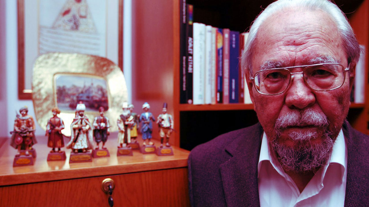 Halil İnalcık, Osmanlıyı yıkan toplumsal ve ekonomik bozulmayı iki kelimeyle anlatır