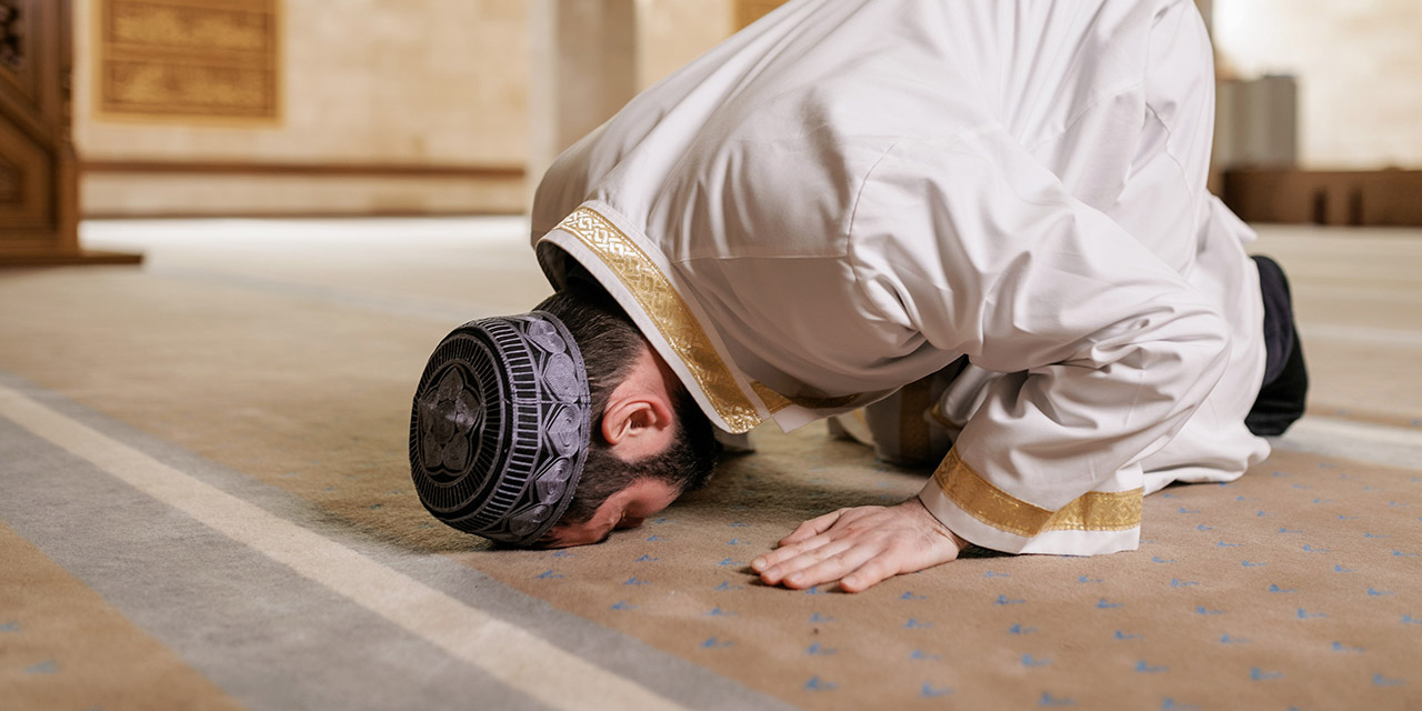 “Yalnızca Sana kulluk ederiz” ve “Yalnızca senden yardım dileriz” ne anlama geliyor?