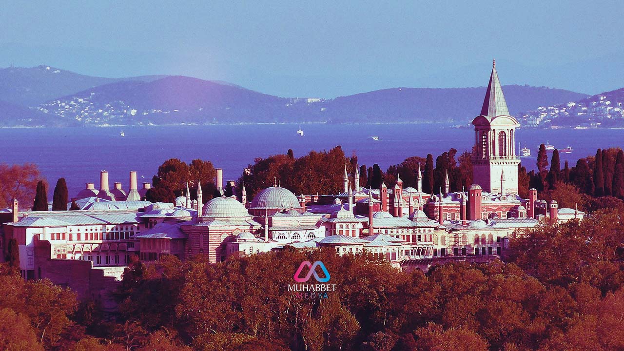 Şanlı Osmanlı'nın İzlerini Taşıyan İstanbul'un Tarihî Hazinesi: Topkapı Sarayı