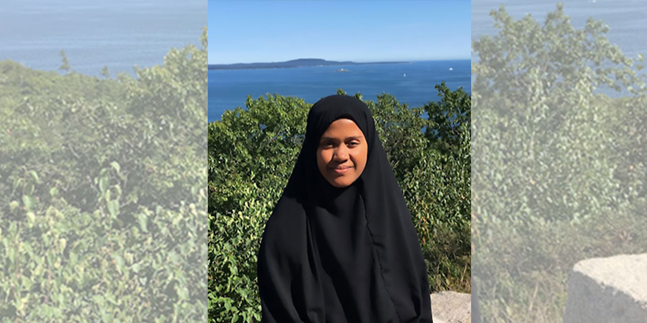 İslam'ı Seçen Eğitimci Autumn: Huzurun kaynağı tam teslimiyet