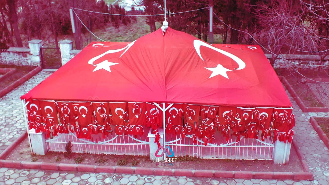 Gelibolu’daki Bayraklı Baba kabrinin hikayesi