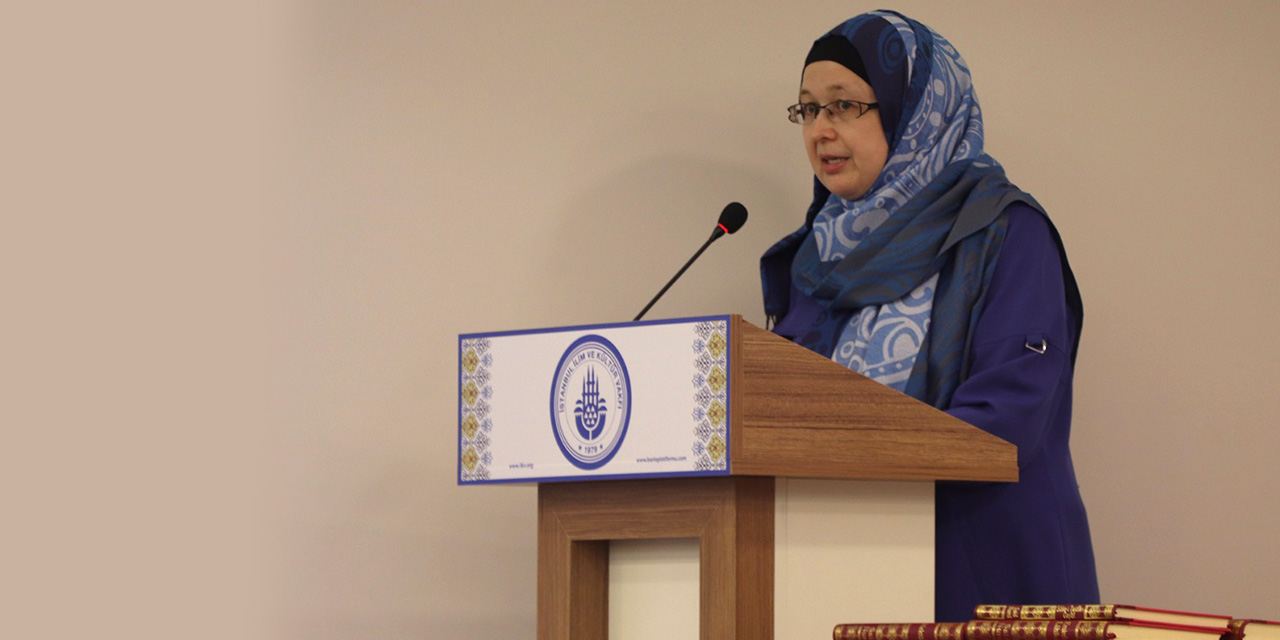 أوضحت الأستاذة ألميرا أحمدوفا(التترية) المدرسة في الجامعة الإسلامية العالمية في مالي