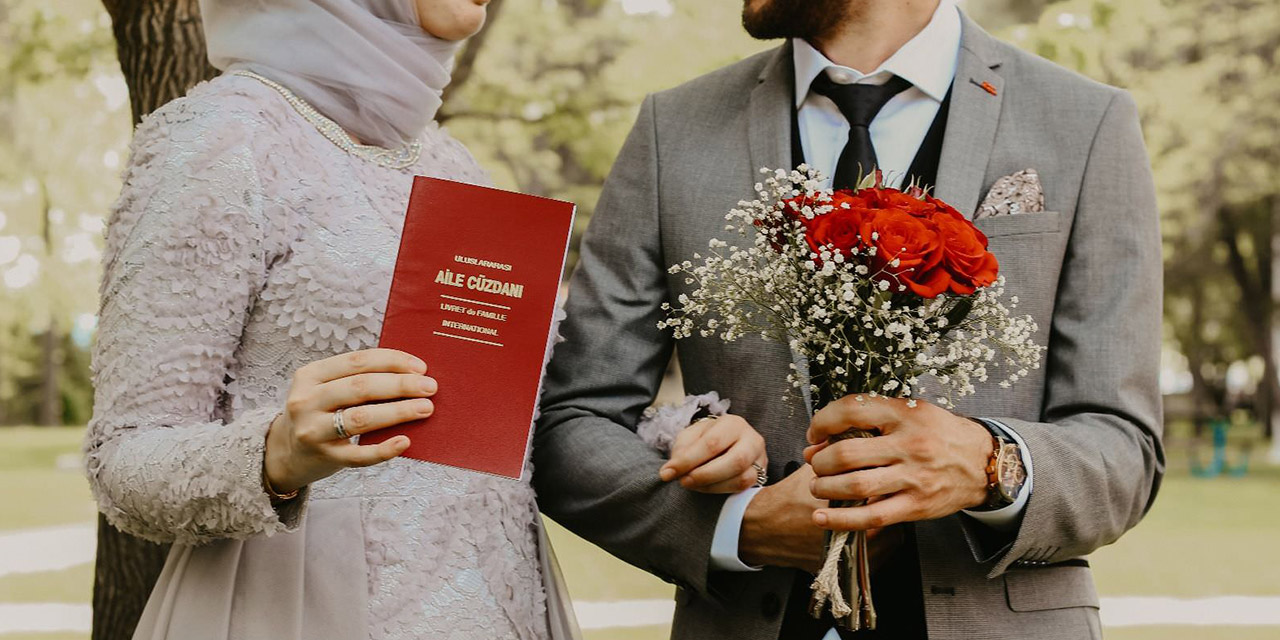 Bu kanuna göre kadın erkek evlenince mutlu olacağını sanıyor ve olamayınca...