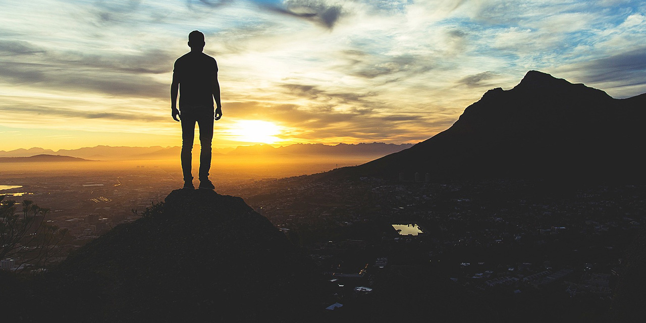 Yaratan yarattığını bilmez mi?