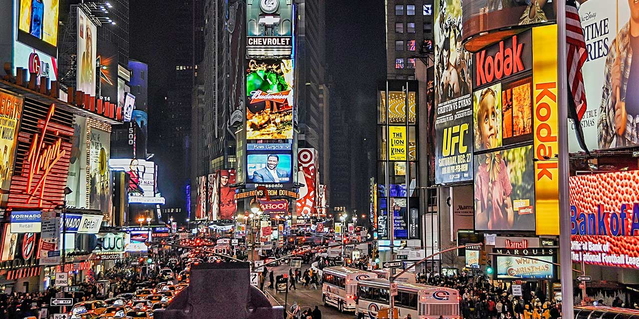 Kapitalist zihniyet tüketim çılgınlığına, israfa sevk ediyor.