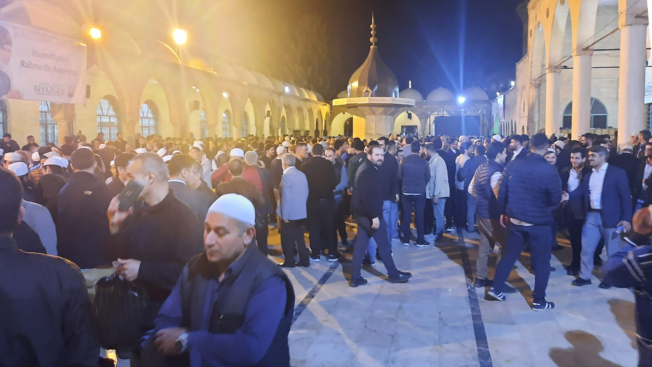 Risale-i Nura gönül veren talebelerinin güçlerini birleştirmesi gerekir