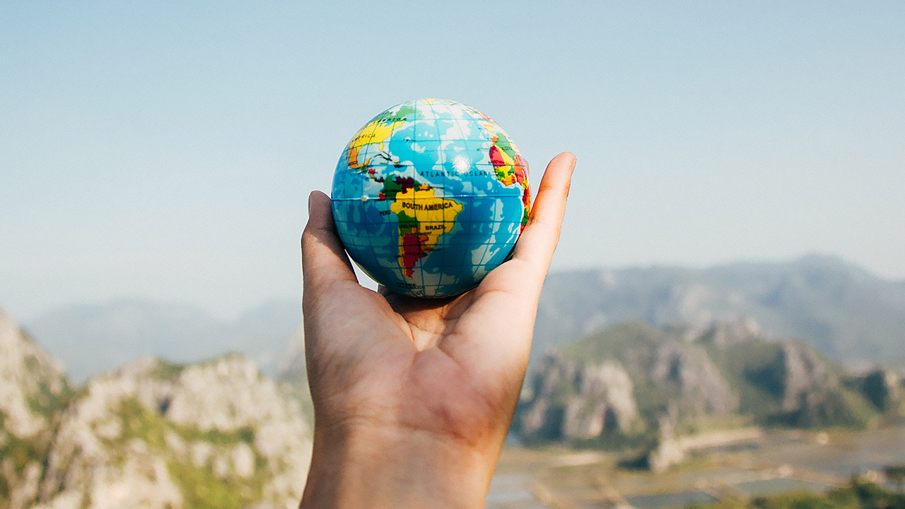 Bir dost bulmak için âlemi gezmeye değer mi?