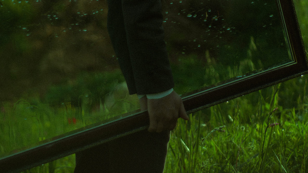 Ben kime, kim bana ayna? Aynadaki ben...