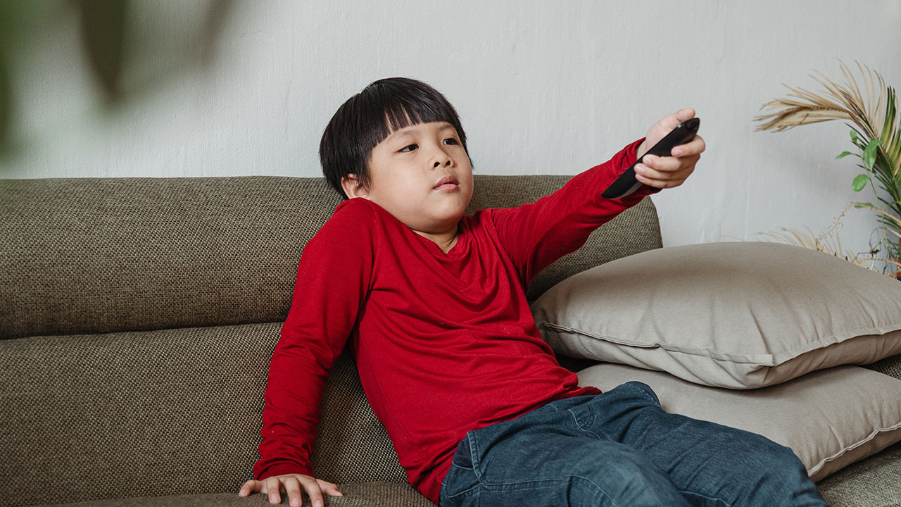 Geleceğimiz büyük tehlikede: Eşcinsel evliliği normalleştiren tehlikeli çizgi film