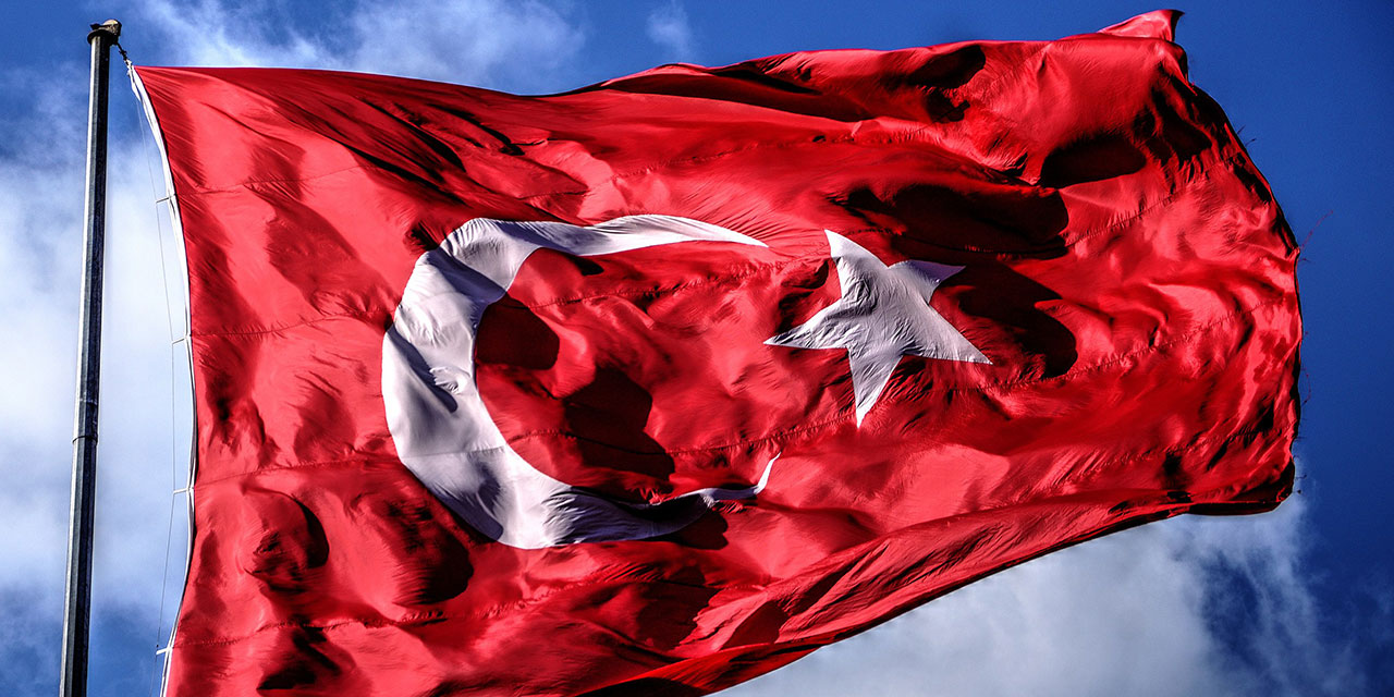 Sessiz kalırsak Türk Bayrağı değişme tehlikesinde