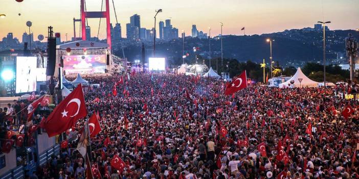 Bu millet hür yaşasın şeref ve izzet ile...